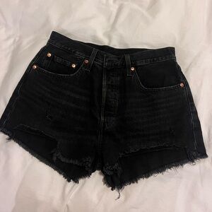 501 Levi’s ribcage shorts